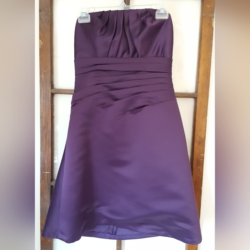 Elegant Purple Strapless Bridesmaid Dress